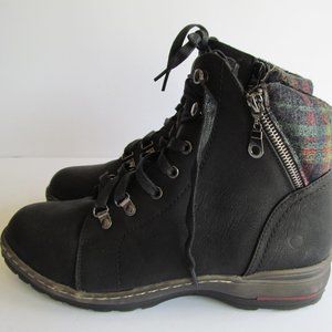 Heavenly Feet Lexi Hiking Bootie Black Plaid Sz 10